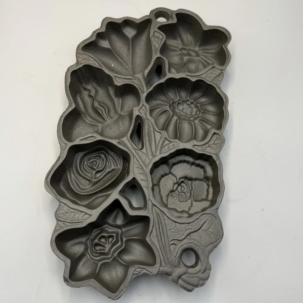 Vintage John Wright Cast Iron Flower Muffin Pan 1991 Floral Bakeware 7 Molds